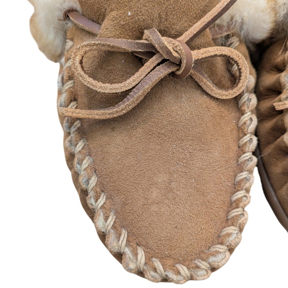 LL Bean Wicked Good Moccasins Women 9 Medium Tan Suede Shearling Slippers 130484 - Picture 2 of 6